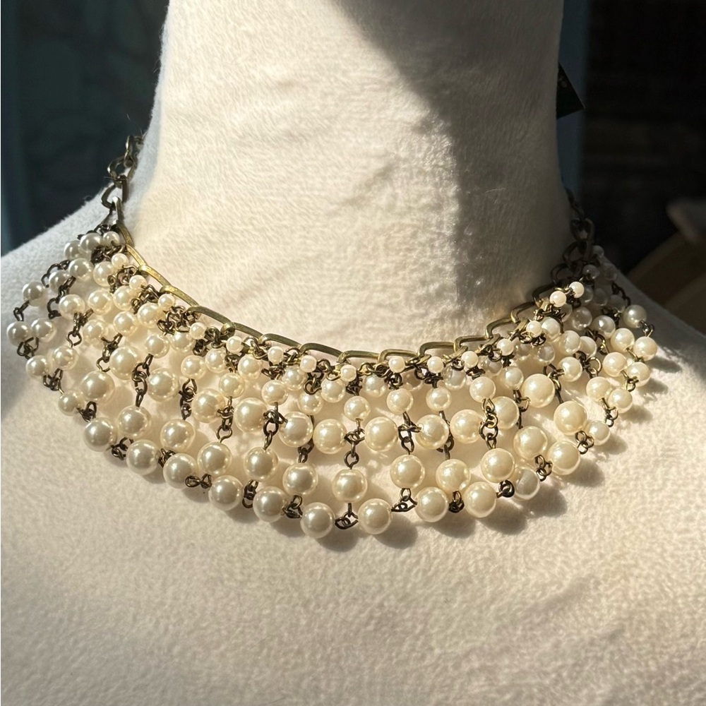 🦪 Elegant Faux Pearl Bib Necklace with Brass Tones by Cookie Lee - Picture 9 of 9